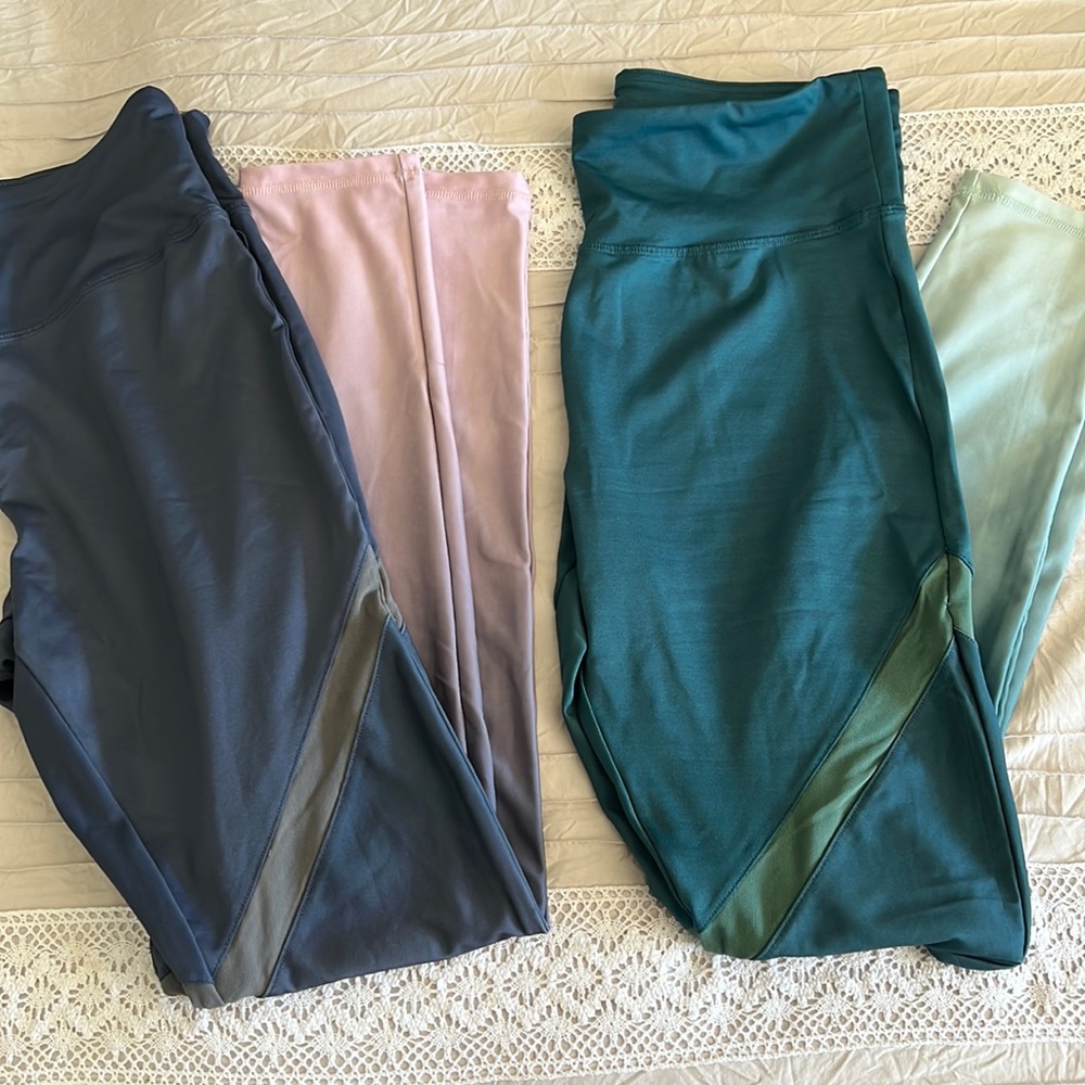 ⚡️3/$30⚡️Two Forever 21 leggings bundle. Size medium